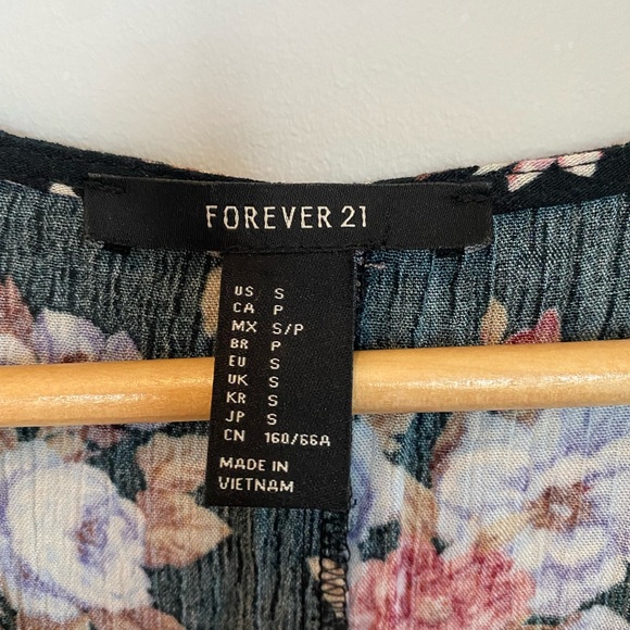 Forever 21 floral print romper - Picture 5 of 5